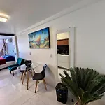Flat alto padrão moderno frente a praia melhor localização na beira mar